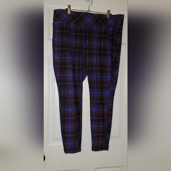 Torrid NWOT Red and Blue Plaid PIXIE Pants Sz 1R (14/16 regular) - Picture 1 of 3
